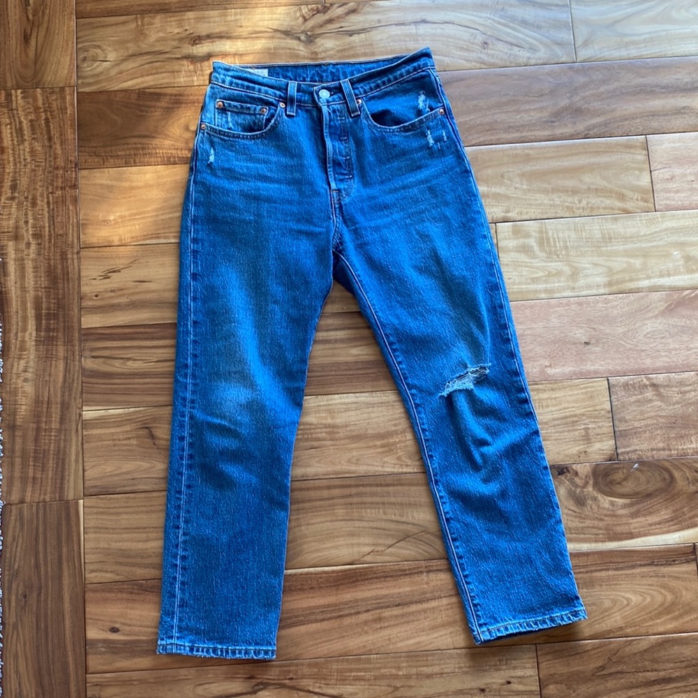 Levi’s 501 straight leg ankle jeans size 26